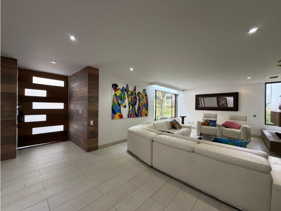 CASA EN VENTA / SECTOR LOMA DEL CAMPESTRE