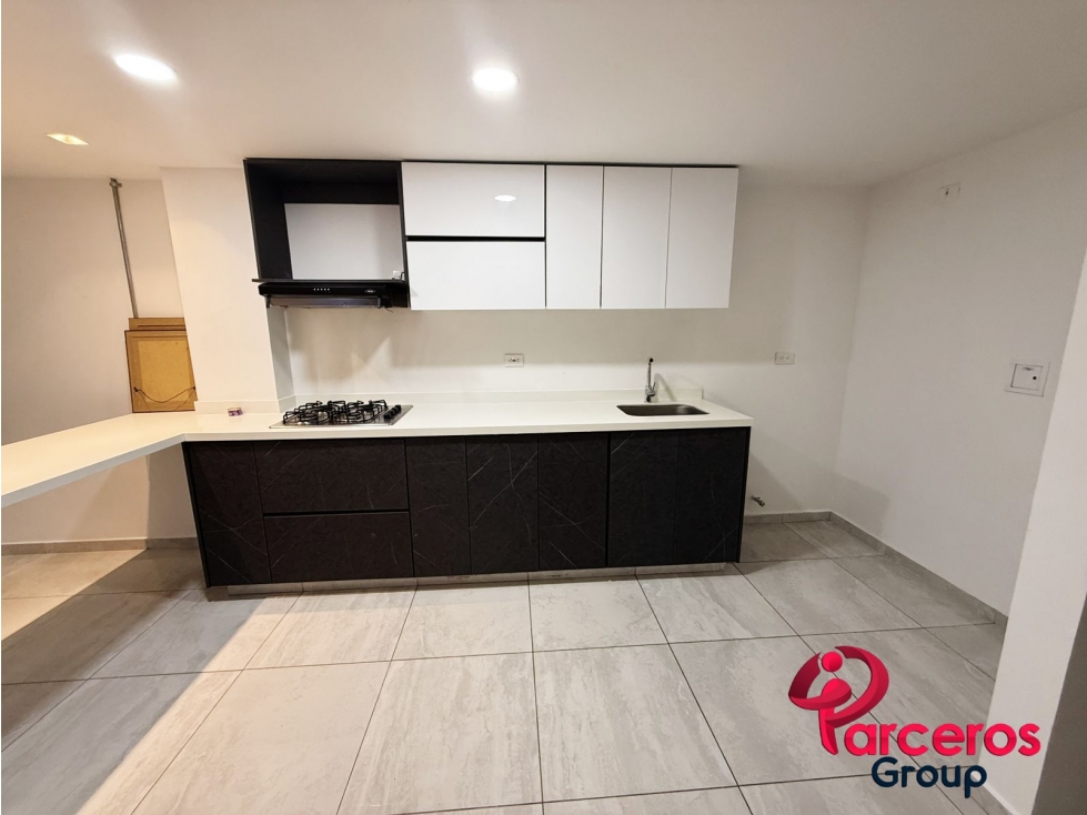 APARTAMENTO EN ALQUILER DE 2 HABITACIONES, BARRIO PINARES, PEREIRA — foto 3