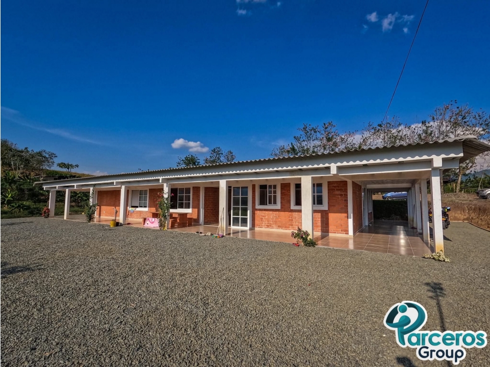 AMPLIA CASA FINCA DE 4 HABITACIONES EN VITERBO, CERCA DE PEREIRA - 1