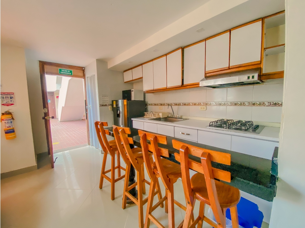 APARTAMENTO VACACIONAL DE 2 HABITACIONES, SANTA MARIA DEL MAR 504B — foto 4