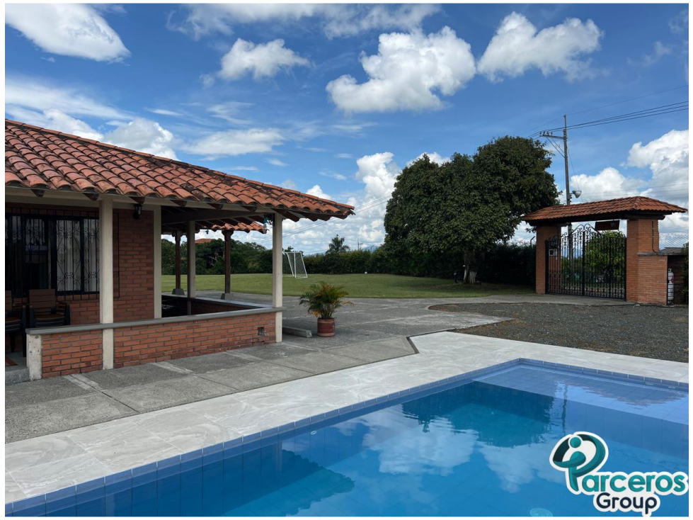 FINCA VACACIONAL DE 4 HABITACIONES, 2 PISOS, MORELIA, PEREIRA