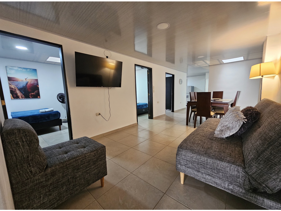 ALQUILER POR DIA, PISO 1, AMPLIO APARTAMENTO EN CIRCUNVALAR, PEREIRA