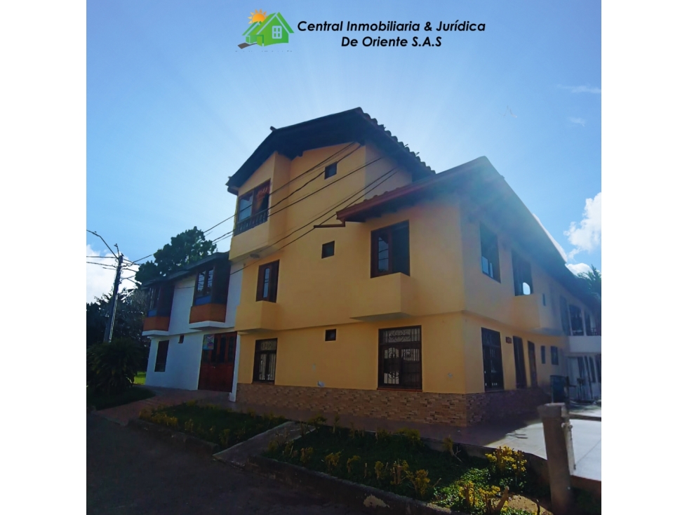 ¡CASA ESQUINERA EN VENTA ALTOS DE LA ARGENTINA
