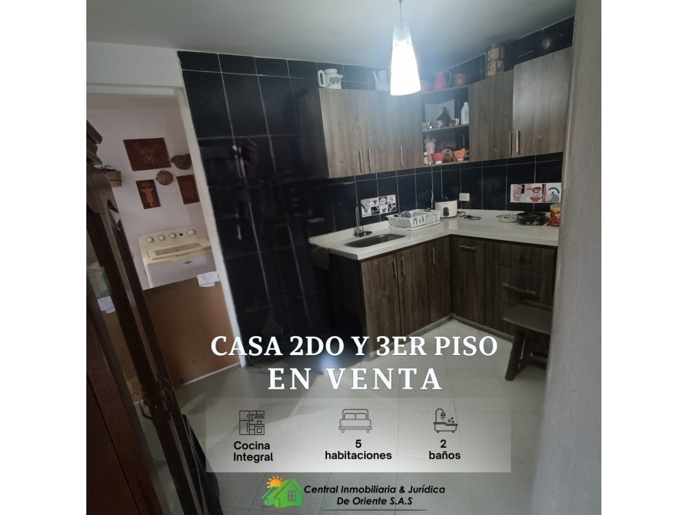 CASA EN VENTA EN LA CEJA EXCELENTE UBICACIÓN CERCA AL HOSPITAL