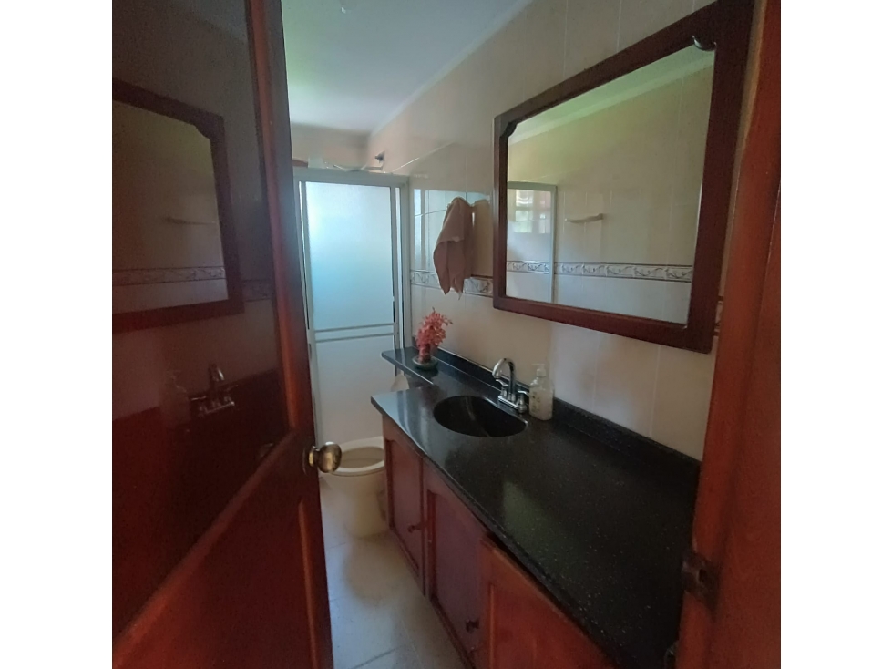 VENDO CASA ESQUINERA EN LA CEJA CON GRAN POTENCIAL — foto 2