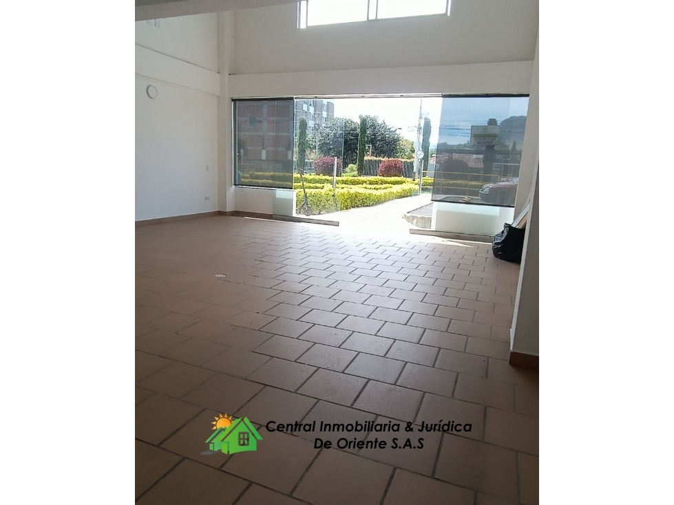 LOCAL COMERCIAL EN VENTA — foto 2