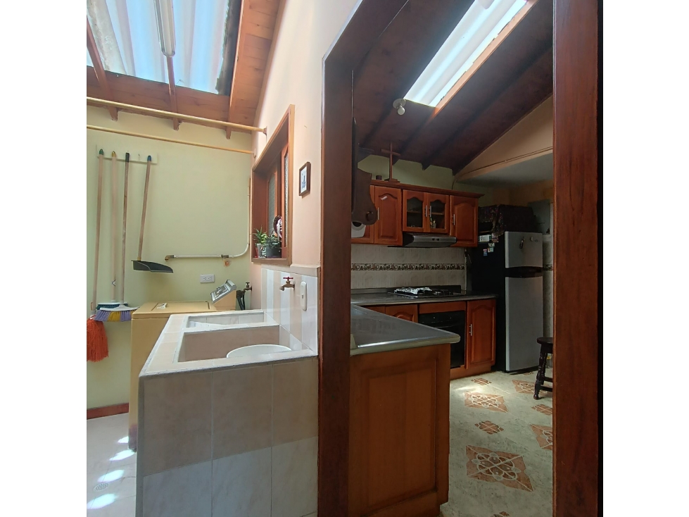 VENDO CASA ESQUINERA EN LA CEJA CON GRAN POTENCIAL — foto 4