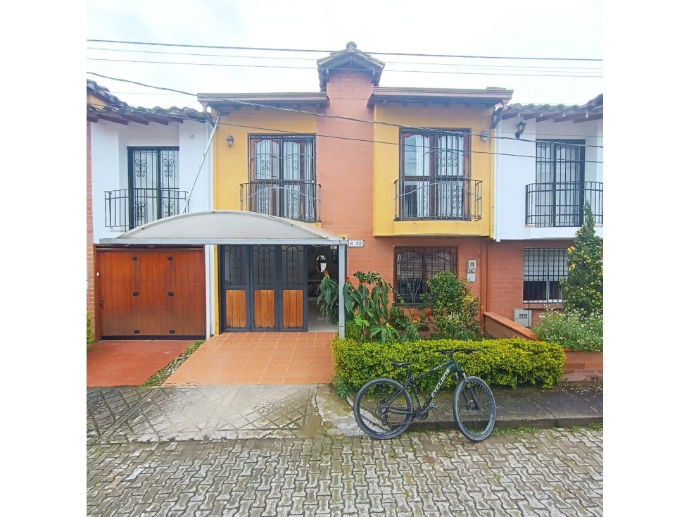 VENDO CASA URBANIZACION PINOLINDA EN LA CEJA ANTIOQUIA