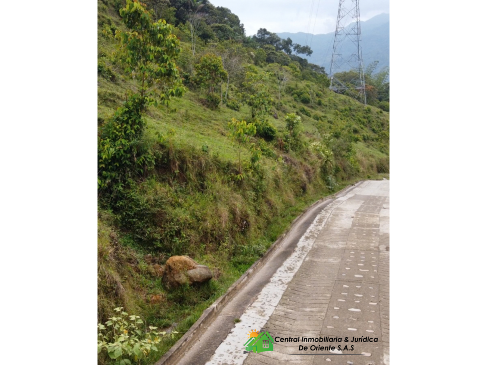 LOTE EN VENTA VIA GUATAPE - 6