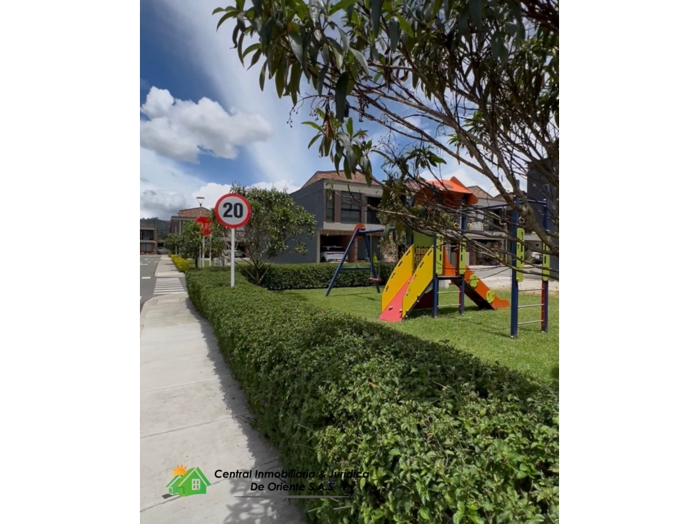LOTE EN VENTA UNIDAD CERRADA - 5