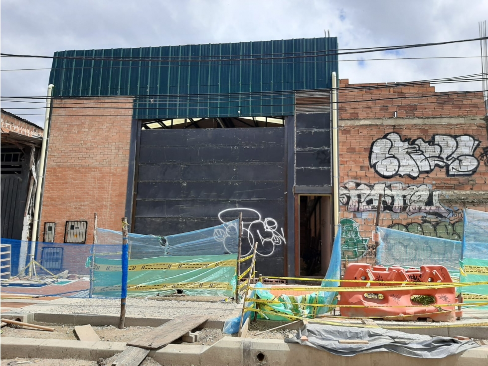 ARRIENDO BODEGA 300 M2 LIJACÁ CALLE 189 CON 9 TRIFASICA 30 KVA
