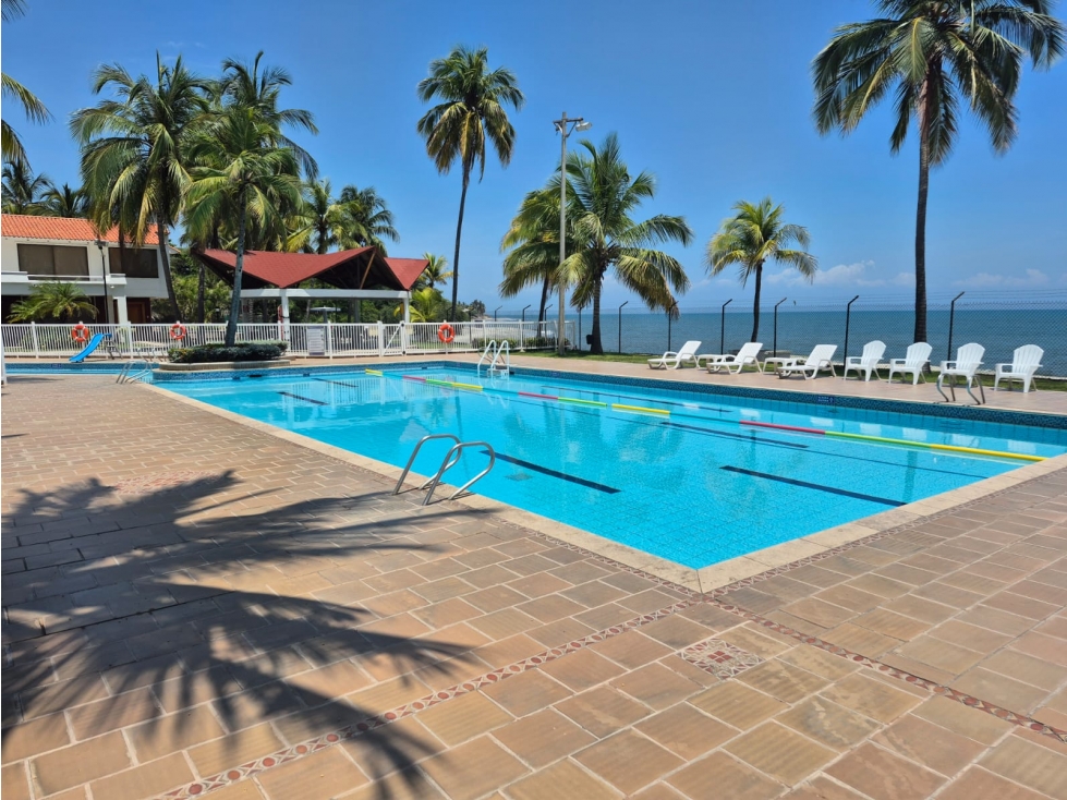 ARRIENDO HERMOSA CASA EN STA MARTA, PRIMERA LINEA DE MAR - 5