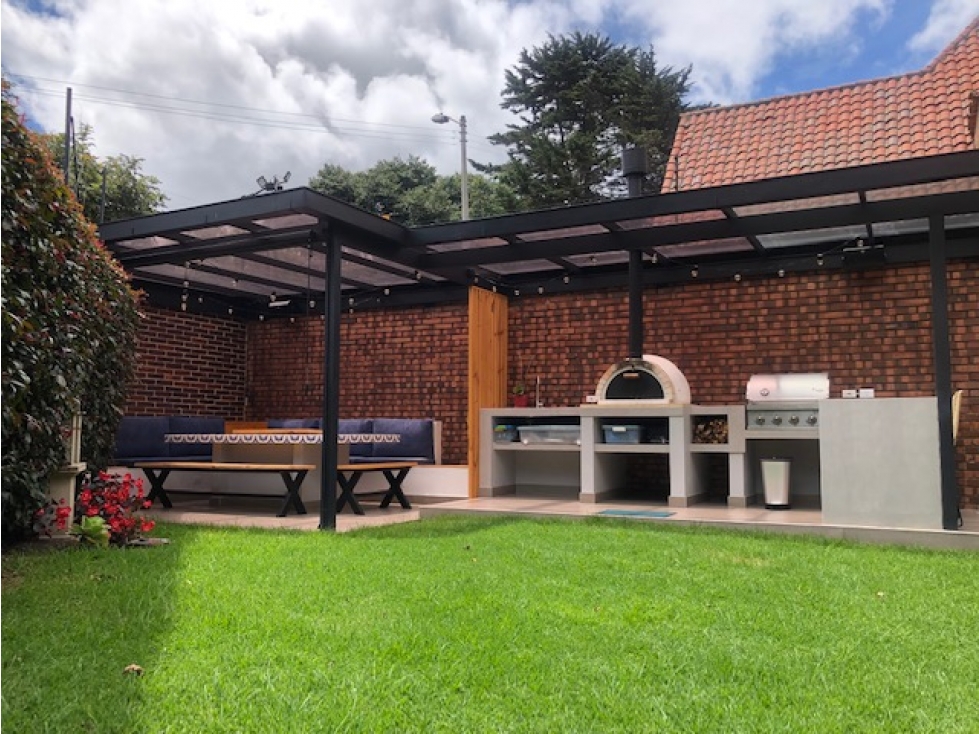 VENDO CASA TIPO ESCANDINAVA EN UNICENTRO