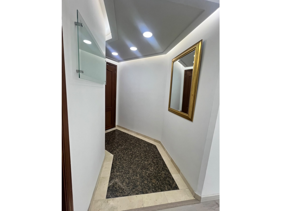 ARRIENDO OFICINA A PASOS PARQUE 93 35mts exterior $ 3 Mills - 5