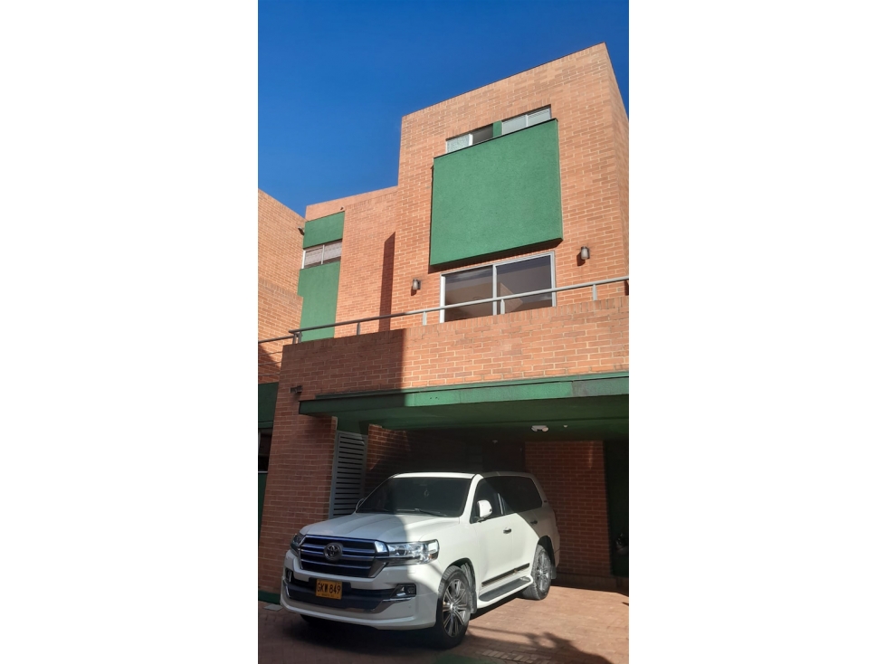 CASA EN COLINA CAMPESTRE 252M2 5HAB 3.5B 2G CBS TERRAZA — foto 4