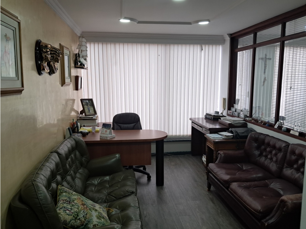 VENTA OFICINAS FRENTE A UNICENTRO 30MTRS 300 MM — foto 2