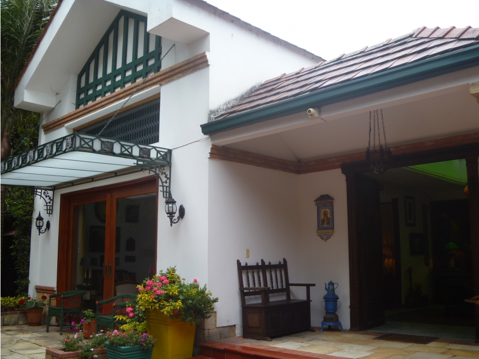 VENDO CHIA LOTE URBANO 1330 M2 CON CASA ESTILO ESPAÑOL CENTRO