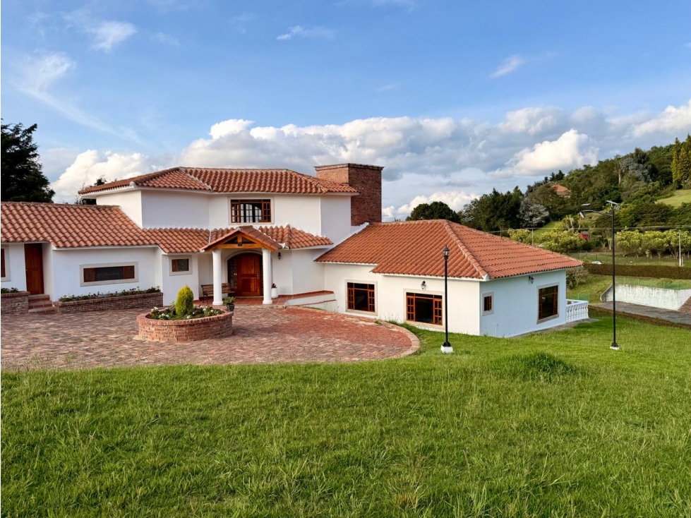 VENTA CASA EN YERBABUENA, REMODELADA, 470 mts, $2.100 MM