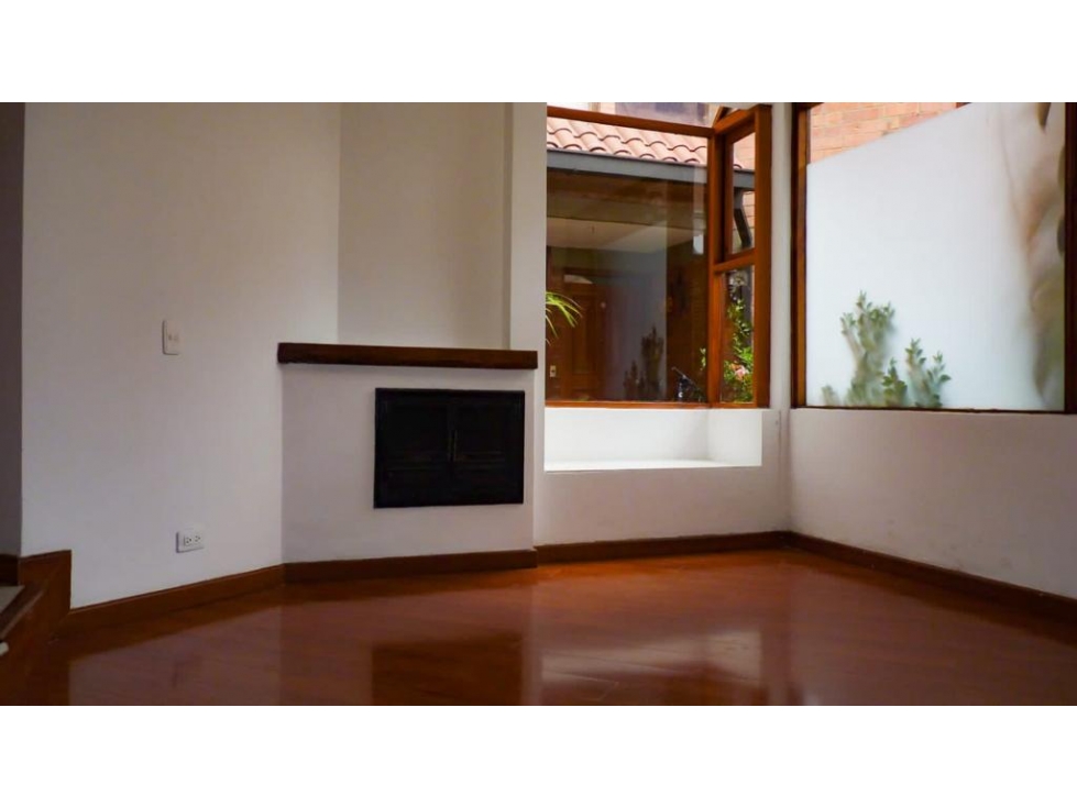 Vendo Casa en Conjunto en Chico Navarra