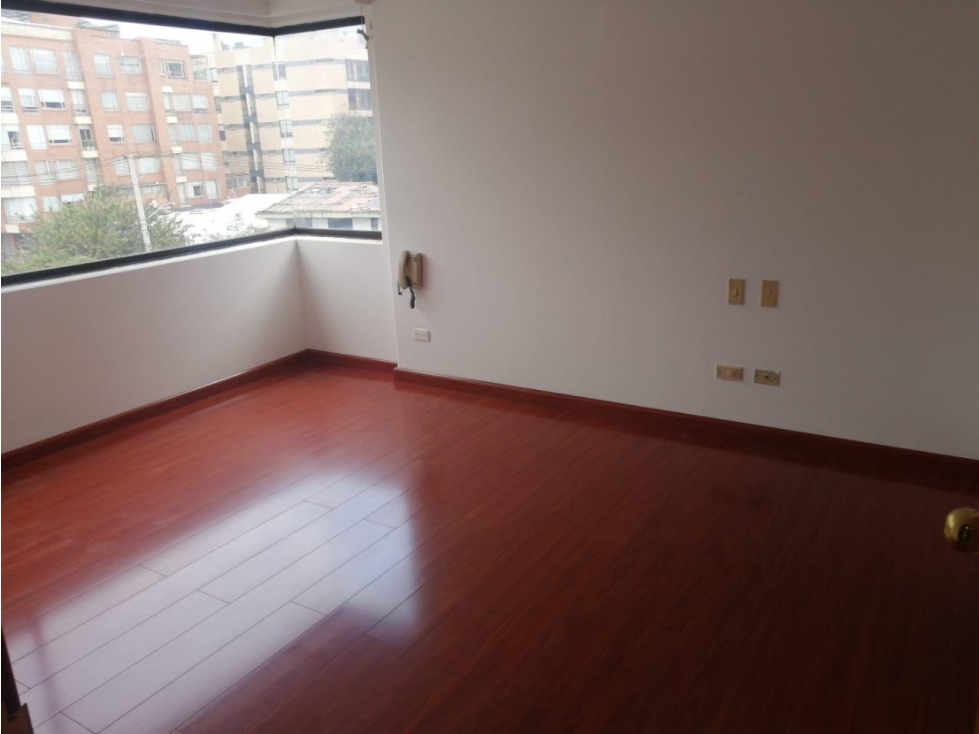 ARRIENDO PENT HOUSE STA BARBARA 120 M2 PISO 4 EXTERIOR ESTRATO 5 — foto 5