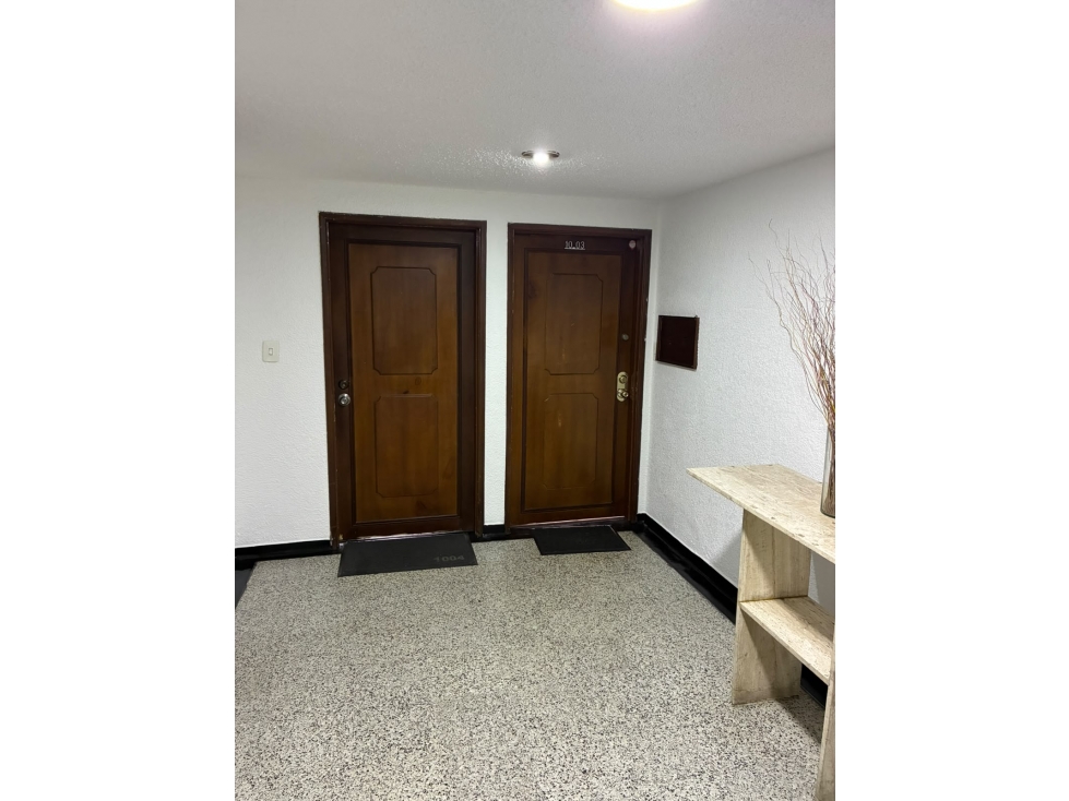 ARRIENDO APTO CHICO RESERVADO 105 M2 PISO 10 EXT 3 HAB 2 BÑ CBS 1 PARK — foto 2