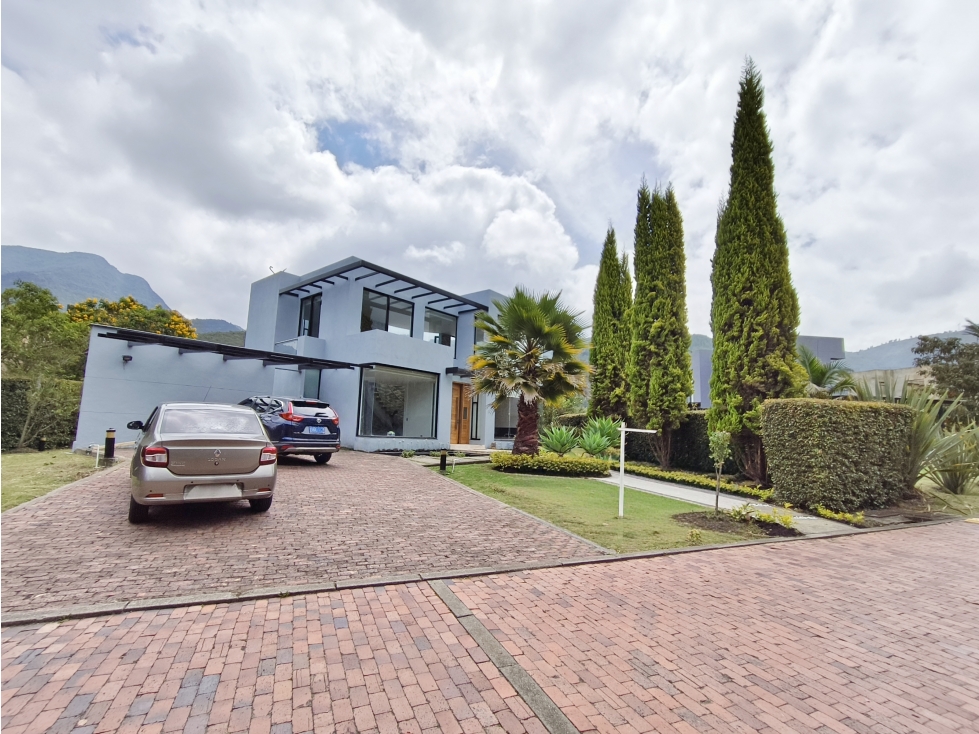 CASA EN VENTA EN SOPO KUBIK VERDE