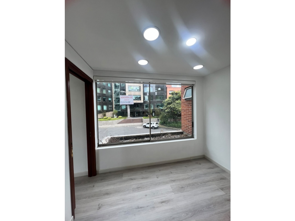 ARRIENDO OFICINA A PASOS PARQUE 93 35mts exterior $ 3 Mills - 2