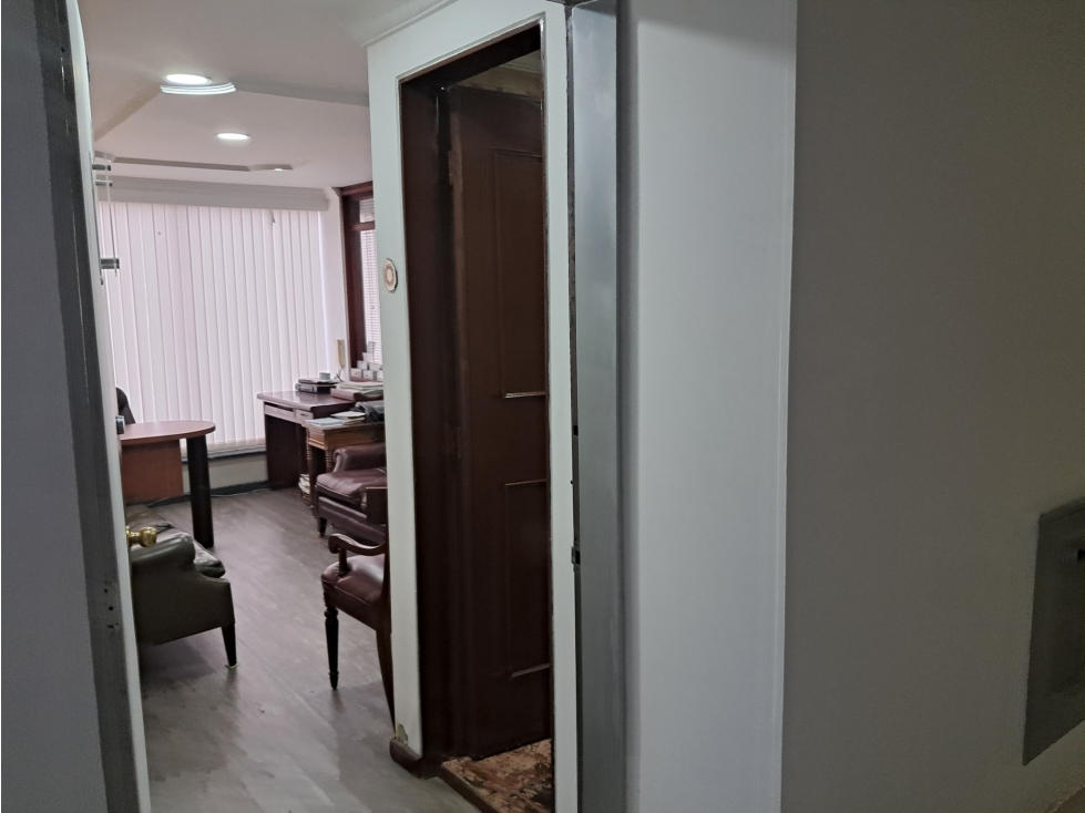 VENTA OFICINAS FRENTE A UNICENTRO 30MTRS 300 MM — foto 6
