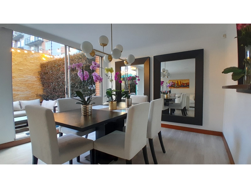 CASA EN COLINA CAMPESTRE 252M2 5HAB 3.5B 2G CBS TERRAZA