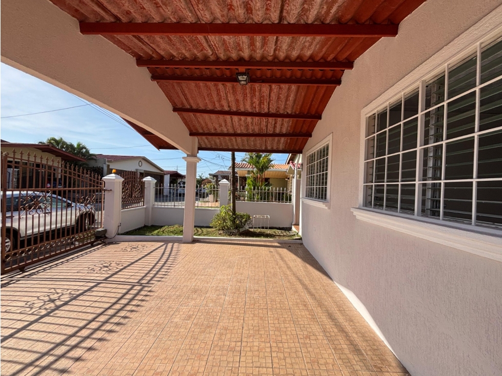 ALQUILER DE CASA EN BRISAS DEL GOLF — foto 2