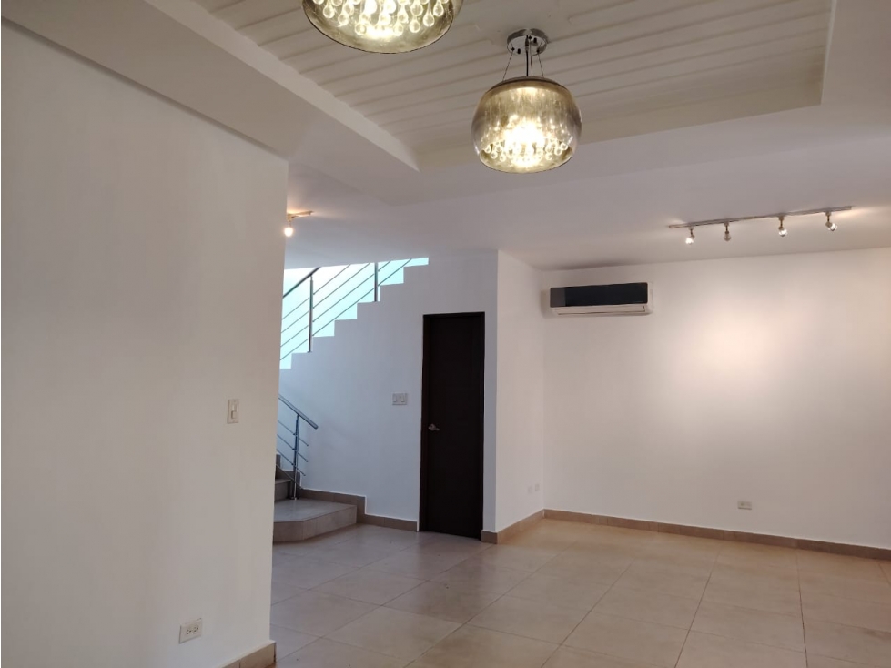 ALQUILER DE CASA EN PASEO DEL NORTE — foto 2