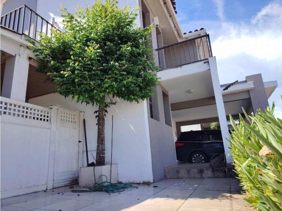 ALQUILER DE CASA EN PASEO DEL NORTE