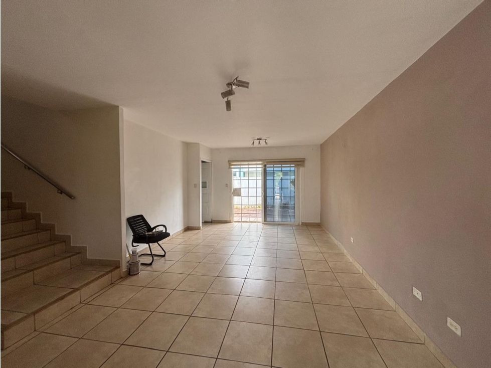 Alquiler o Venta de Casa en Paseo del Norte — foto 2