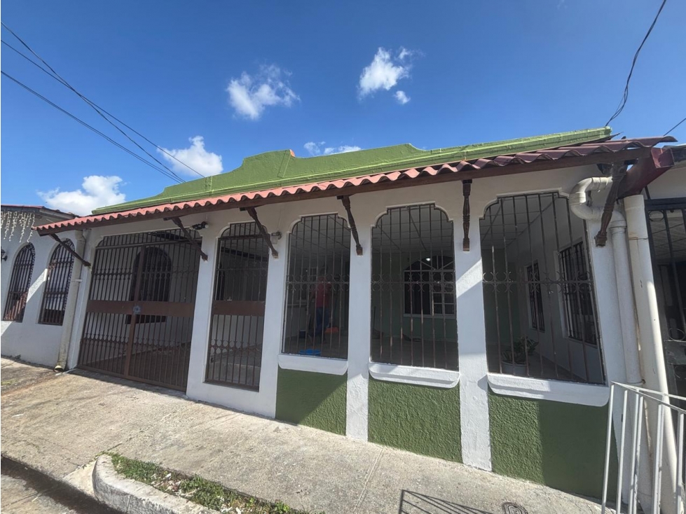 Alquiler de Casa en Villa Lucre