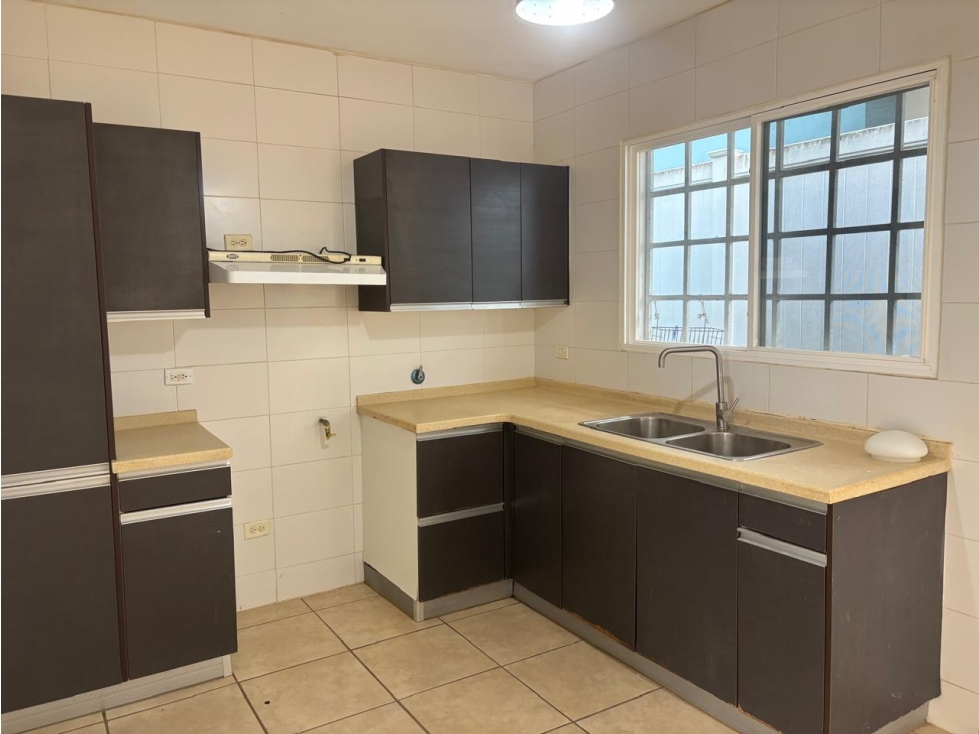 Alquiler o Venta de Casa en Paseo del Norte — foto 4
