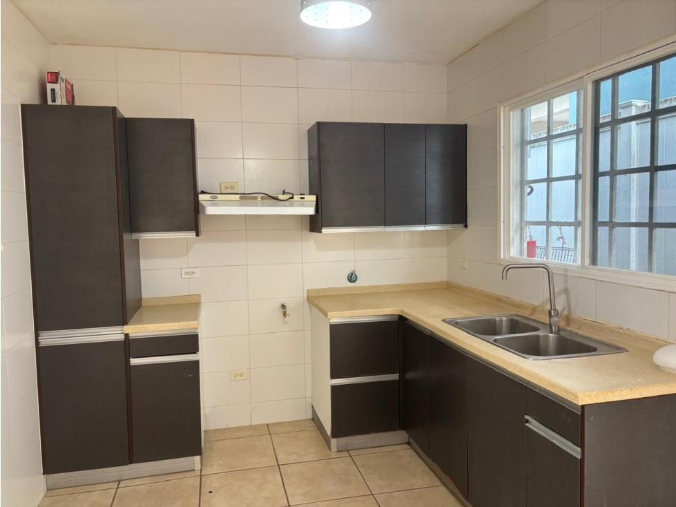 Alquiler o Venta de Casa en Paseo del Norte — foto 5