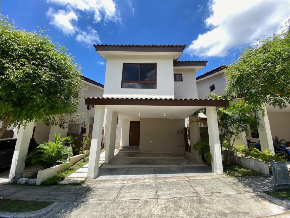 Venta o Alquiler de Casa en Brisas Gardens