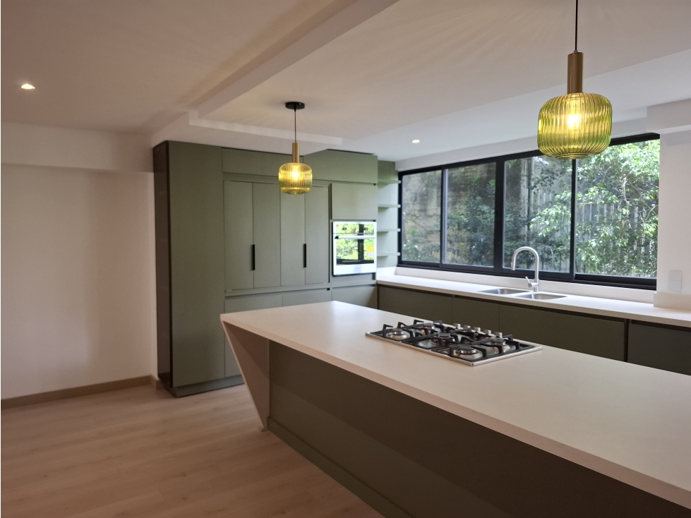 Apartamento en venta Castropol Poblado Medellin Reformado