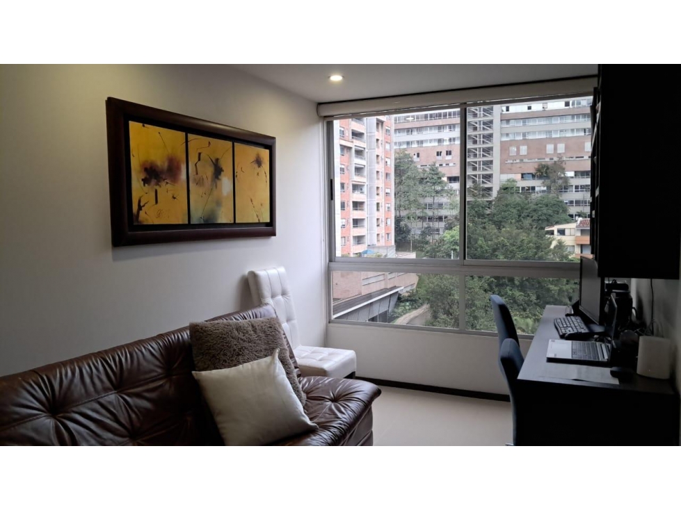 APARTAMENTO EN VENTA EN CASTROPOL POBLADO MEDELLIN — foto 3