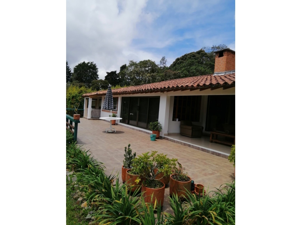 Casa Campestre en Venta el el Retiro Antioquia en Unidad Cerrada