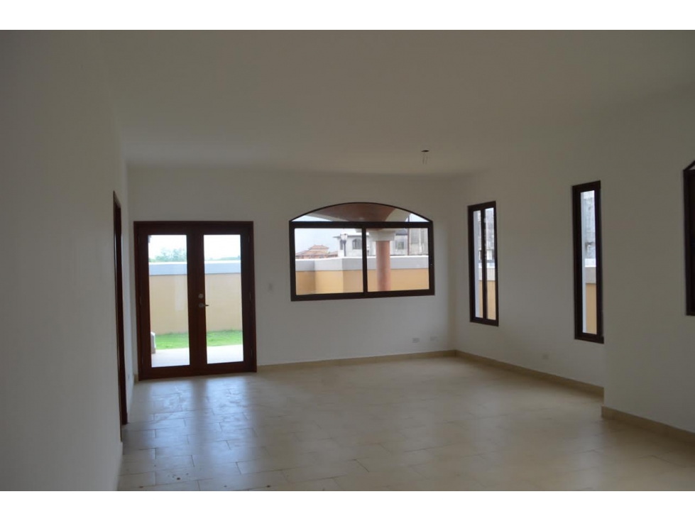 Melissa Foster Luxury Vende Hermosa Casa en El Doral, Costa Sur MF1324 - 4