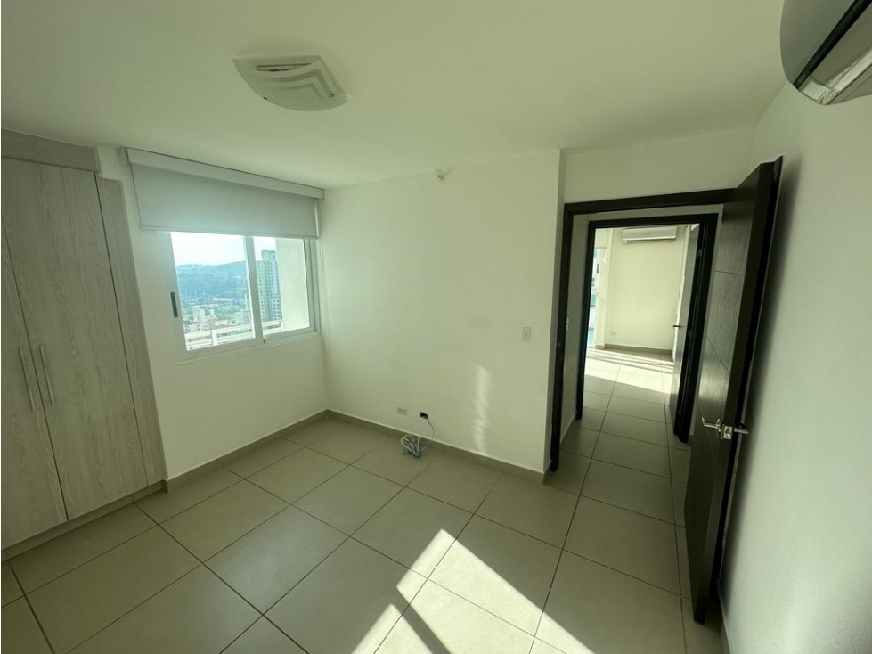 Melissa Foster L. Vende Hermoso Apartamento en PH Kings Park MF1267 — foto 2