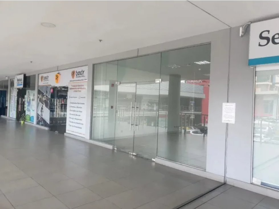 Melissa Foster Luxury Vende Local en Centennial Plaza MF727 - 1