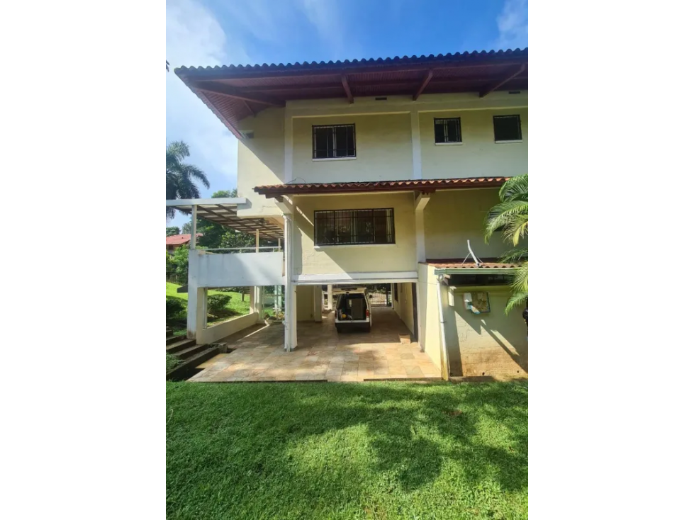 Melissa Foster Luxury Vende Hermosa Casa en Albrook MF310 - 1