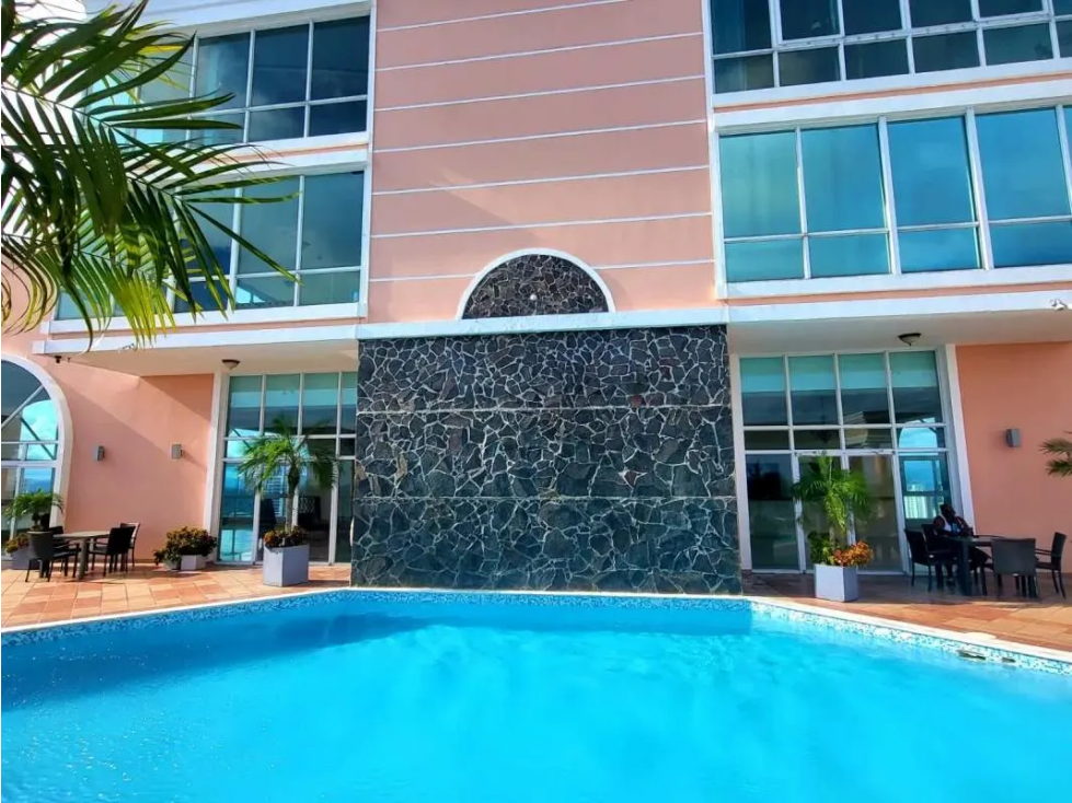 Melissa Foster Luxury Vende Apartamento en PH Vista del Mar MF812