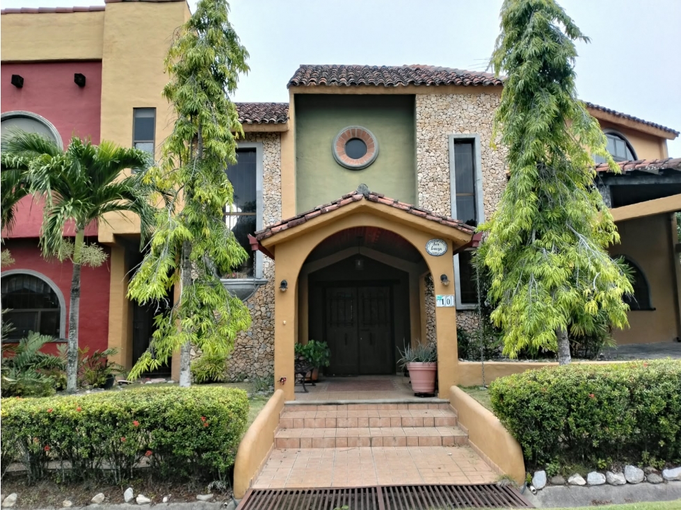 MELISSA FOSTER ALQUILA CASA EN URBANIZACION COSTA ESMERALDA MFR2191