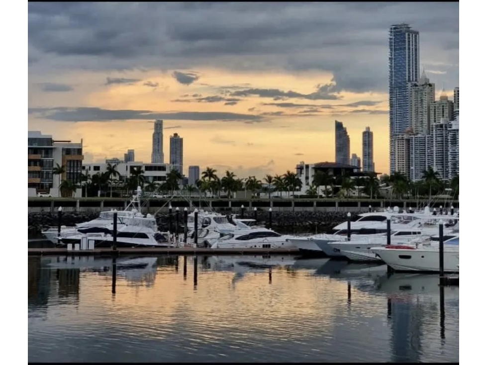 Melissa Foster Luxury Vende Apartamento en PH Garden MF560