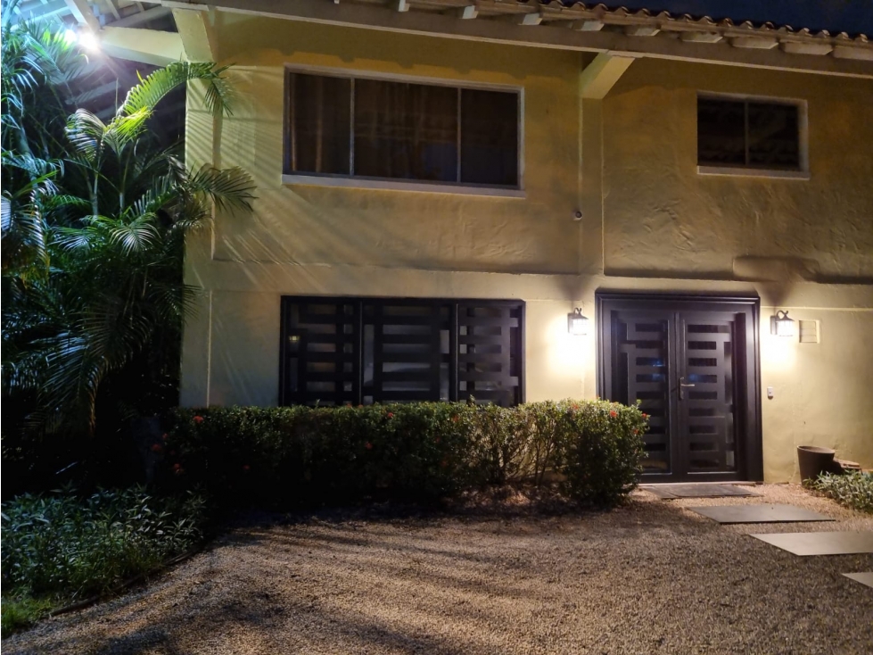 Vende Casa Dúplex Remodelada en Albrook MF1692 - 4