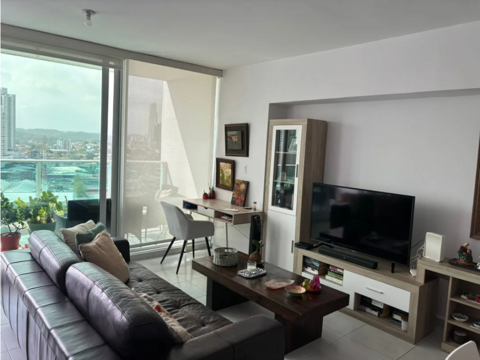 Melissa Foster Luxury Vende Apartamento en el Edificio Trinity MF970