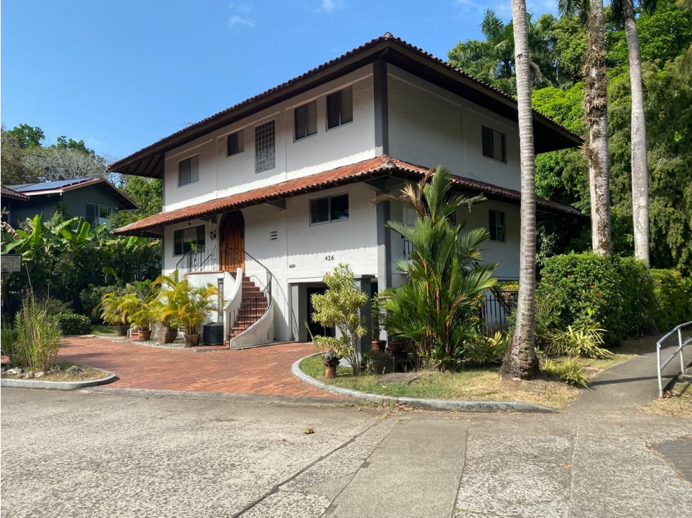 Melissa Foster Luxury Vende Casa en Clayton MF1106